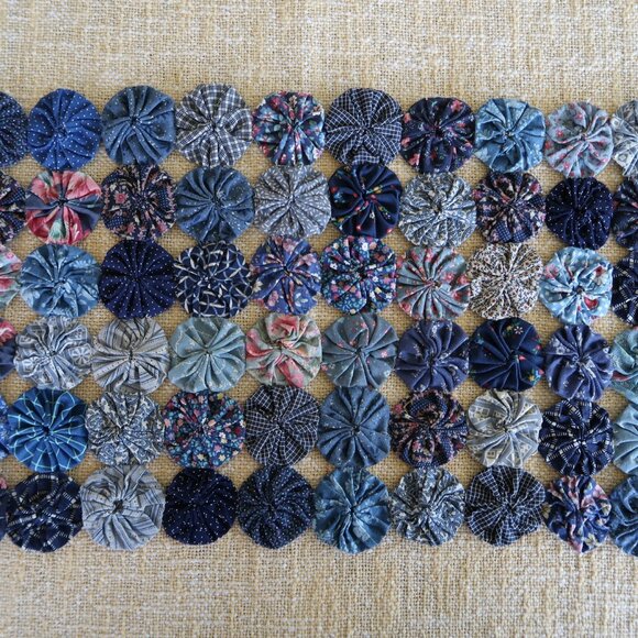 Handcrafted Blue Yo Yo Pinwheels Cottage Table Runner Center Mat - Picture 1 of 8